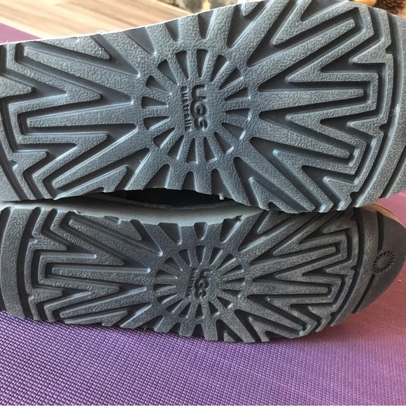 UGG Classic tall boots - Picture 4 of 5